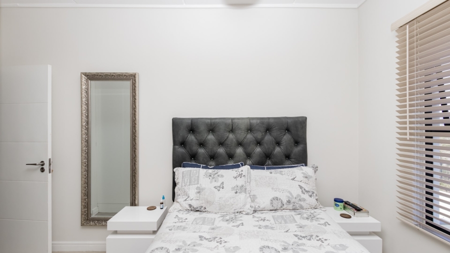 To Let 2 Bedroom Property for Rent in Sandown Western Cape